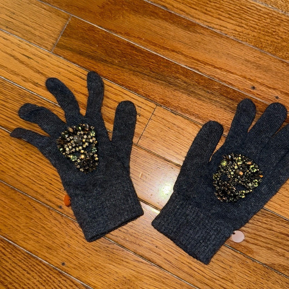 Gloves with skull rhinestone